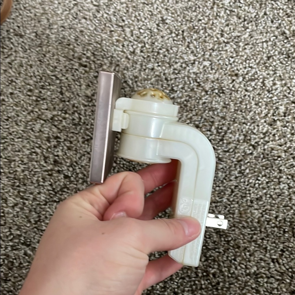 Bath & Body Works White and Black Wall Plug - Picture 3 of 4